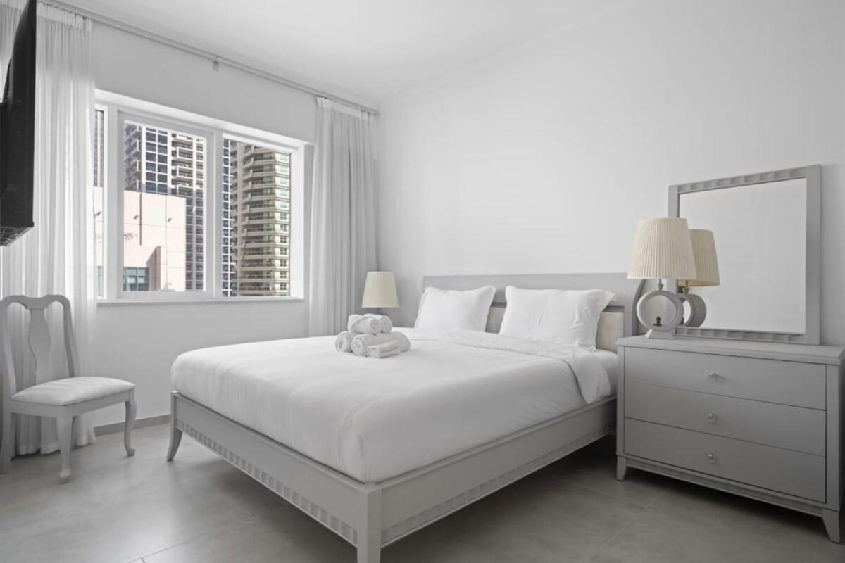 The Blue Haven - Al Majara Tower - Marina Apartment *